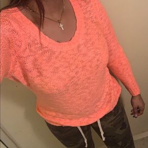 Knitted Sweater - Crew Neck